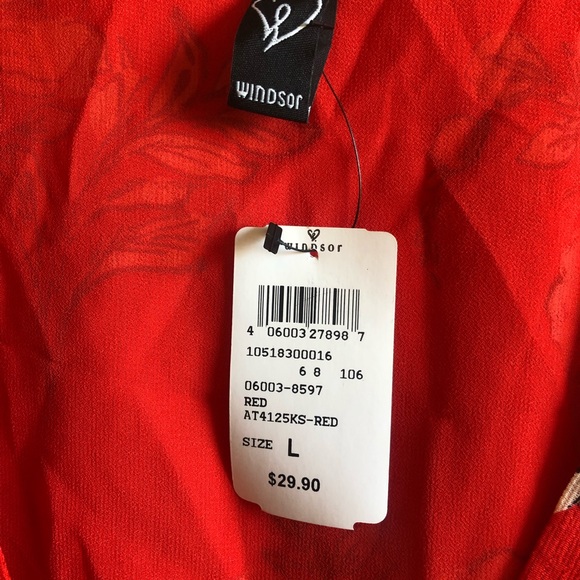 Red floral wrap blouse NWT - Picture 3 of 4